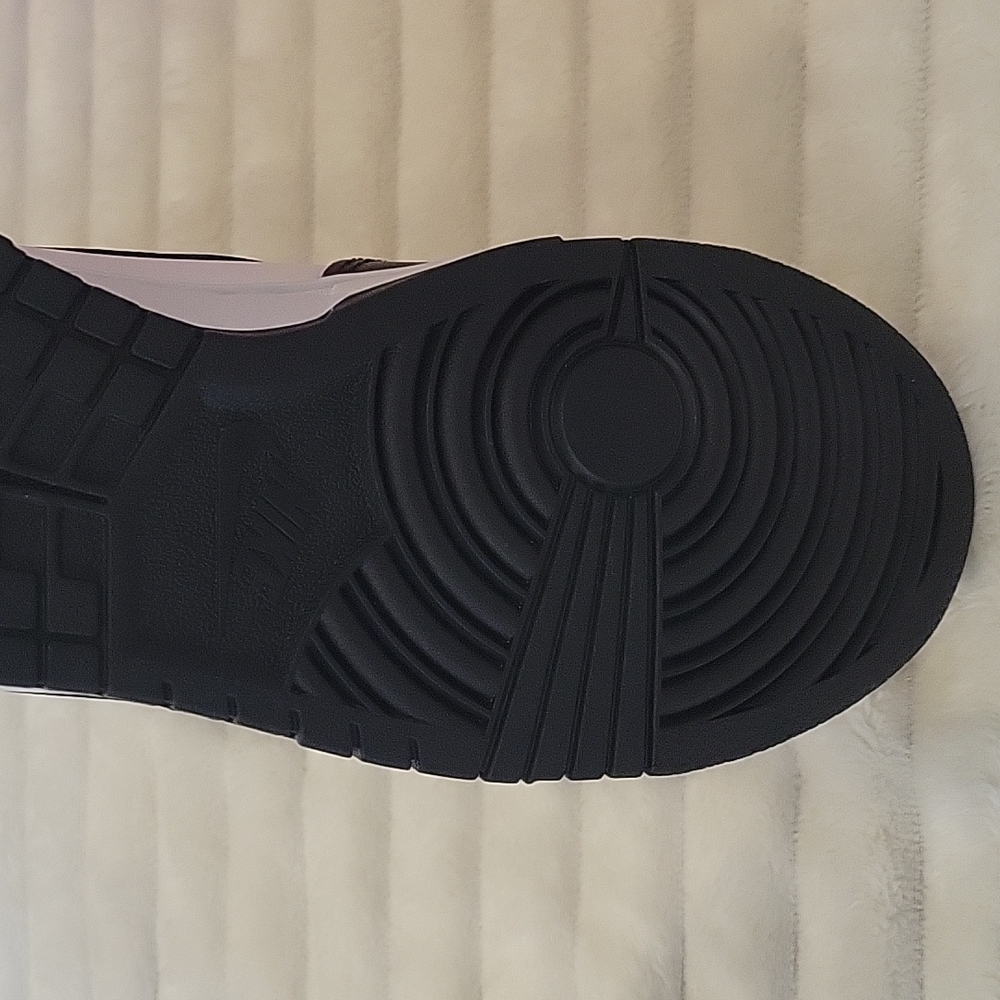Nike Dunk High "Panda" 9.5 (M) - Picture 2 of 6